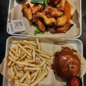Tipsy Cow Burger Bar - Sticky Icky Whiskey Wings Winemaker Burger - Burgers Near Me - Issaquah, Washington