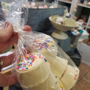 Green Iguana Bath & Body - I got a sneak peek of the bath bombs we will be making! So cute!! - Cosmetics & Beauty Supply Near Me - Jacksonville, Florida