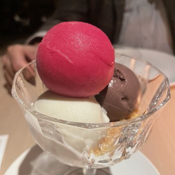 Santi - Italian Near Me - New York, New York