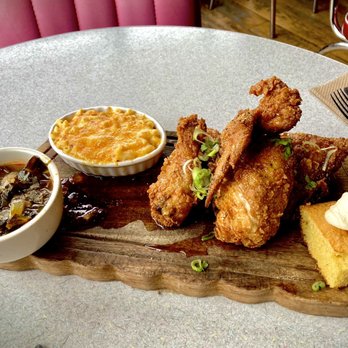 Pik Nik BBQ - Fried Chicken Box with Mac 'n Cheese, Collard Greens and Cornbread - Barbeque Near Me - Tarrytown, New York