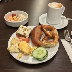 InterCityHotel Mainz - Frühstücksbuffet