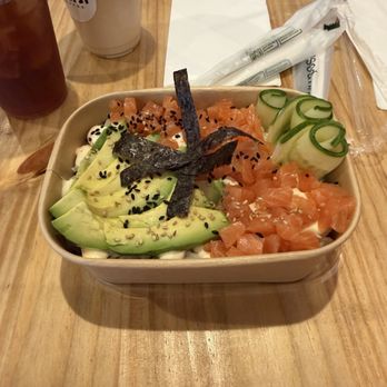 Kohi Coffee - Salmon bowl - Coffee & Tea Near Me - Chicago, Illinois