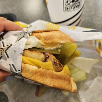 Carl's Jr - Santa fe chicken sandwich - Fast Food Near Me - Kettleman City, California Carl's Jr - Santa fe chicken sandwich - Fast Food Near Me - Kettleman City, California