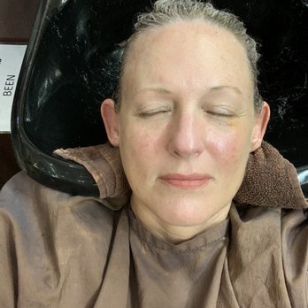 Bankz Salon - Feeling relaxed in the shampoo bowl. - Hair Salons Near Me - Mansfield, Ohio Bankz Salon - Feeling relaxed in the shampoo bowl. - Hair Salons Near Me - Mansfield, Ohio