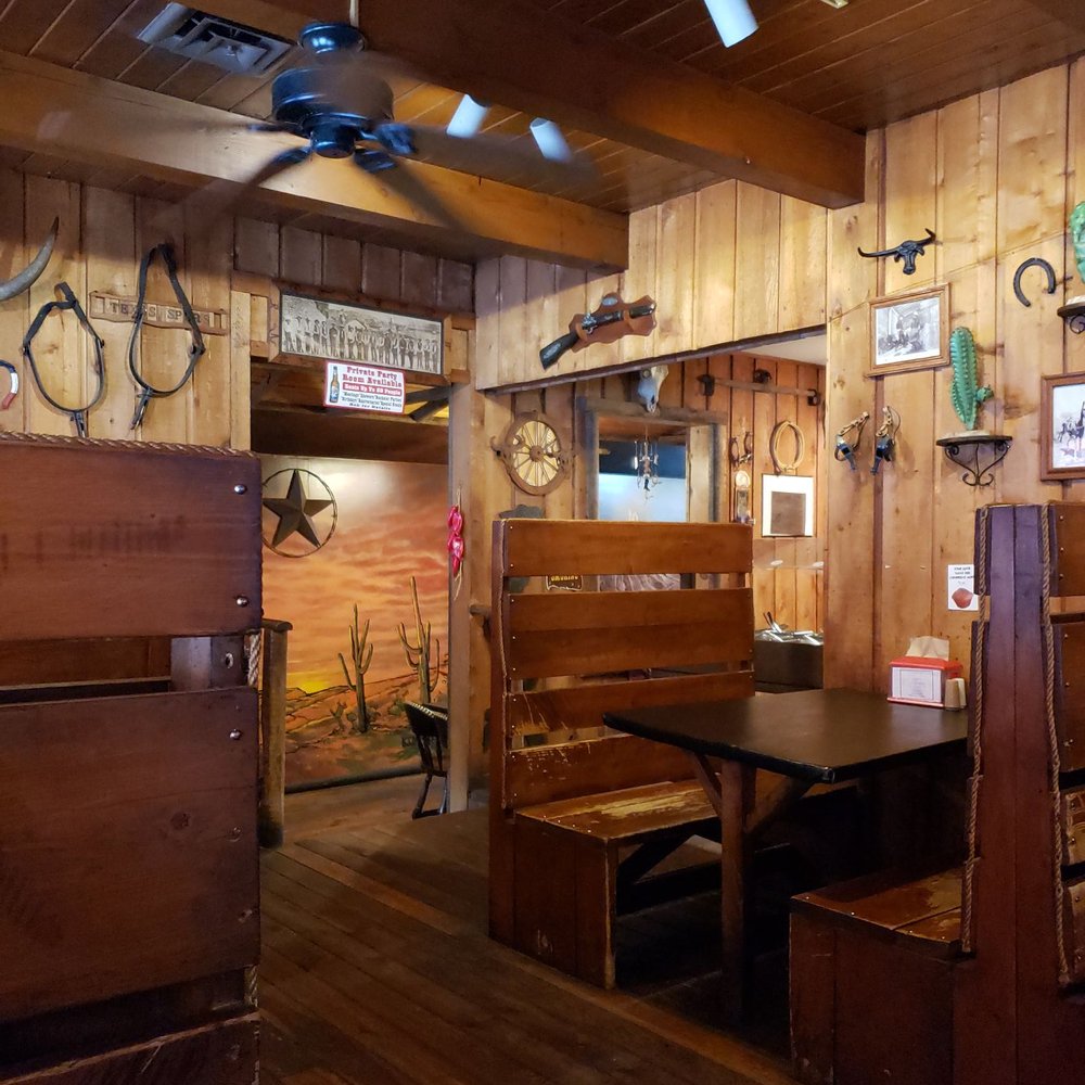 Texan BBQ - Seating area - Barbeque Near Me - Algonquin, Illinois Texan BBQ - Seating area - Barbeque Near Me - Algonquin, Illinois