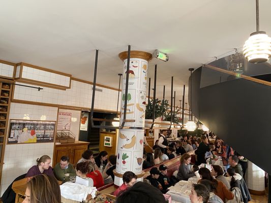 Bouillon Pigalle by null