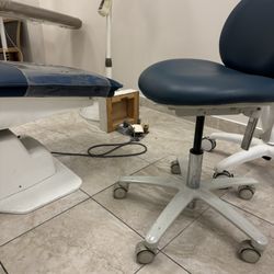 Family Orthodontic Center - Mehdi Motakef - A very dirty disorderly and uncared for office