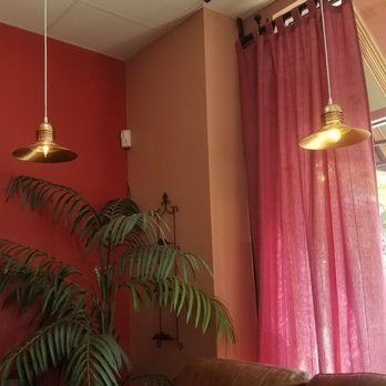 Savona Coffee House - Cozy decor plus tv plus fireplace. - Coffee & Tea Near Me - Vancouver, Washington
