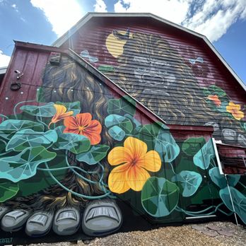 Country Barn Gift Shop - Italian Near Me - Pigeon Forge, Tennessee