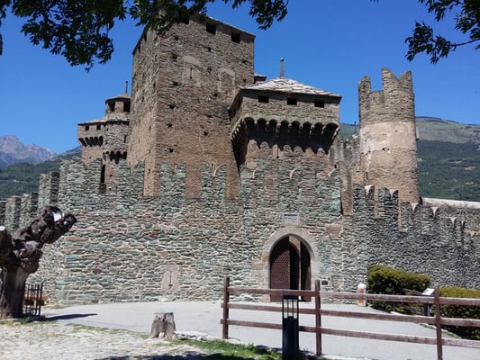 Castello di Fénis by null