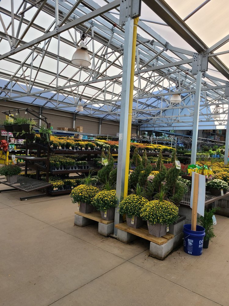 LOWE’S HOME IMPROVEMENT Updated September 2024 11 Photos & 36