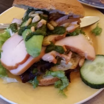 Bagels & Beans - smoked chicken on a gluten free bagel - Bagels Near Me - Delft, ZH