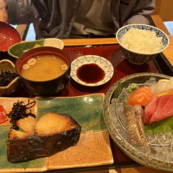 Restaurant SUNTORY - Sashimi & Miso Butterfish - Japanese Near Me - Honolulu, Hawaii Restaurant SUNTORY - Sashimi & Miso Butterfish - Japanese Near Me - Honolulu, Hawaii