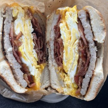 Curbside on the Run - Breakfast bagel sandwich and a fruit smoothie - Coffee & Tea Near Me - Pittsburgh, Pennsylvania Curbside on the Run - Breakfast bagel sandwich and a fruit smoothie - Coffee & Tea Near Me - Pittsburgh, Pennsylvania