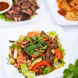 Thai Nakorn Restaurant - Beef salad