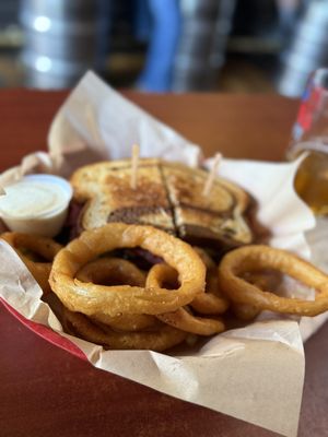 Palace | Restaurant & Saloon by null