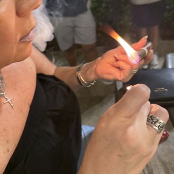 Cigars International - Awe snqp - Tobacco Shops Near Me - Lutz, Florida