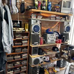 Lett's Jess Thrift Resale Shop - Music