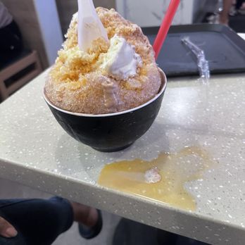 Meet Fresh - Crumbly and falling apart - Desserts Near Me - San Diego, California Meet Fresh - Crumbly and falling apart - Desserts Near Me - San Diego, California