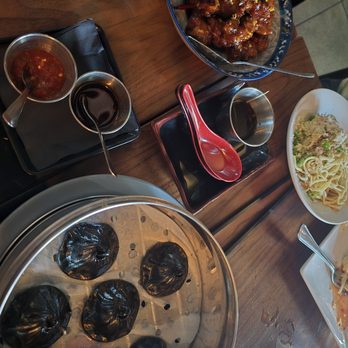 Little Fatty - Squid ink Xiao long bao, orange chicken and garlic noodles - Taiwanese Near Me - Los Angeles, California Little Fatty - Squid ink Xiao long bao, orange chicken and garlic noodles - Taiwanese Near Me - Los Angeles, California