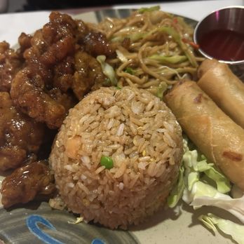 Maui Pho - 2 item combo. Egg rolls . Fried Rice . Orange Chicken. Chow Mein - Asian Fusion Near Me - Bakersfield, California Maui Pho - 2 item combo. Egg rolls . Fried Rice . Orange Chicken. Chow Mein - Asian Fusion Near Me - Bakersfield, California