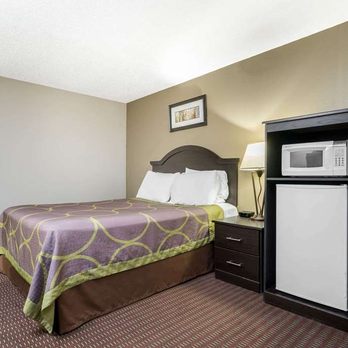 Super 8 by Wyndham Bismarck - Guest room - Hotels Near Me - Bismarck, North Dakota Super 8 by Wyndham Bismarck - Guest room - Hotels Near Me - Bismarck, North Dakota