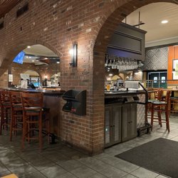 O'Charley's Restaurant & Bar - Bar area.