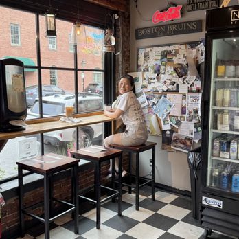 Abraham's Bagels - Yes, they've got seating - Bakeries Near Me - Newburyport, Massachusetts