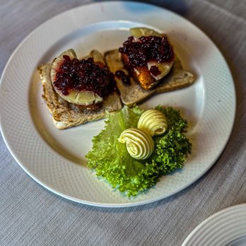 Zagreb - Fried sheep cheese - Modern European Near Me - Bitburg, RP Zagreb - Fried sheep cheese - Modern European Near Me - Bitburg, RP