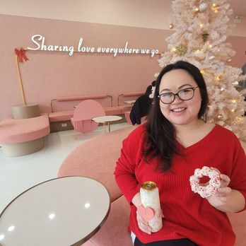 TE'AMO Boba Bar - Who can resist taking pics with banana milk and a peppermint mochi donut - Bubble Tea Near Me - South Barrington, Illinois TE'AMO Boba Bar - Who can resist taking pics with banana milk and a peppermint mochi donut - Bubble Tea Near Me - South Barrington, Illinois
