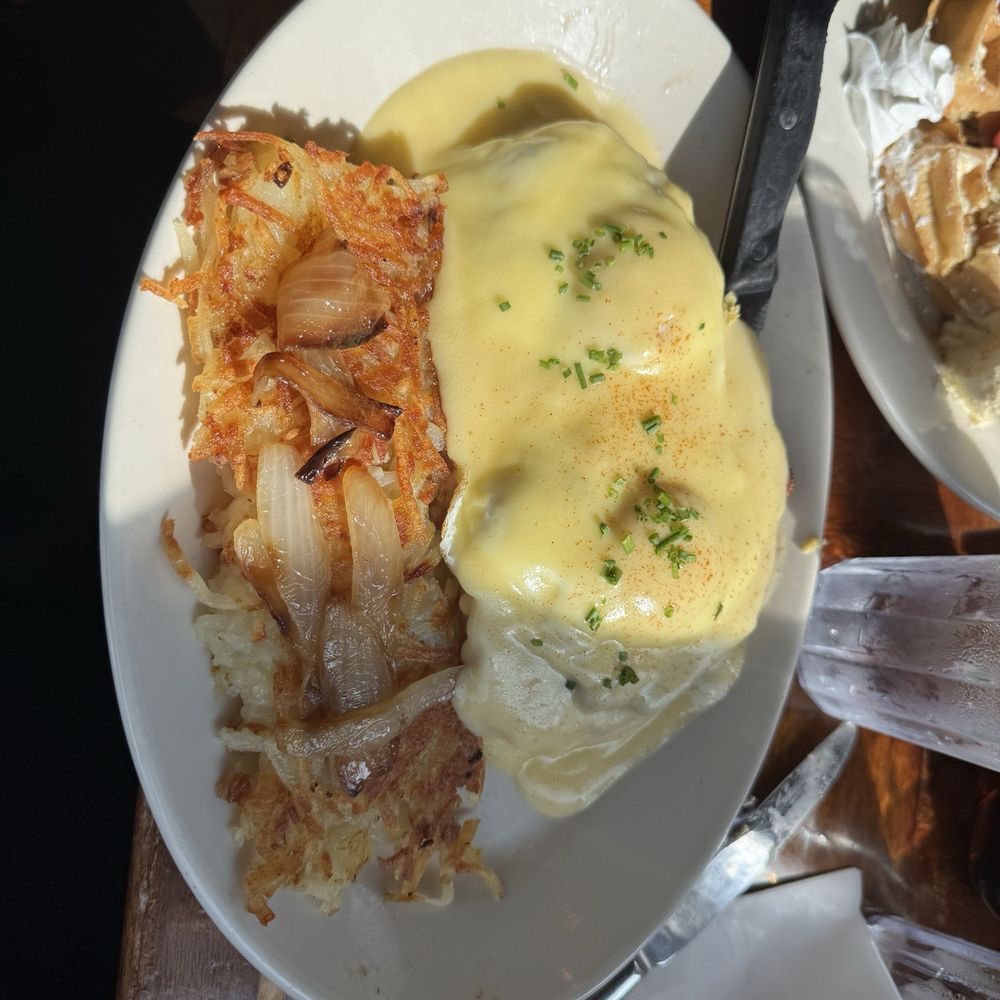 Frank's Diner - Classic Eggs Benedict with hasbrowns - Diners Near Me - Spokane, Washington Frank's Diner - Classic Eggs Benedict with hasbrowns - Diners Near Me - Spokane, Washington