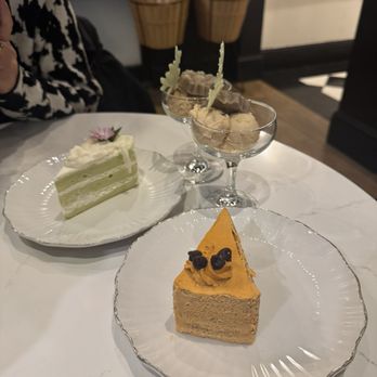 Laos In Town - Cylon Tea Sponge Cake, Coconut Pandan Cake, Mak Kuany - Laotian Near Me - Washington, DC, District of Columbia