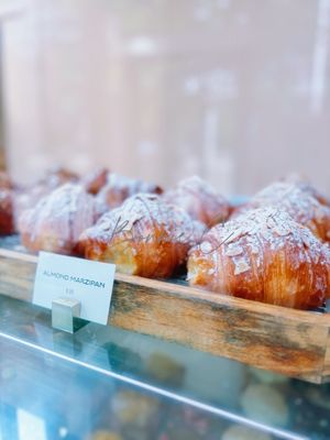 'Le Beau' Croissanterie by null