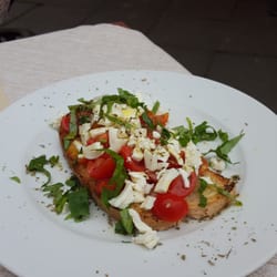 Pizzeria Trattoria Impero - Bruschetta con pomodoro e mozzarella