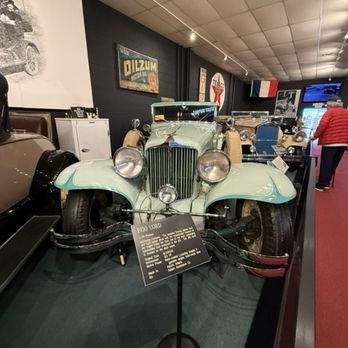 Car and Carriage Caravan Museum - Ford - Museums Near Me - Luray, Virginia