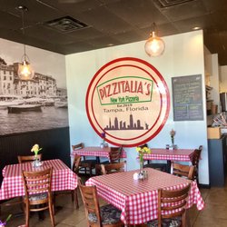 Pizzitalia's - The interior