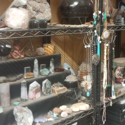 Black Hat Trading - Rocks and cabs