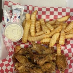 MayNell's - 10pc Lemon Pepper Wing Combo