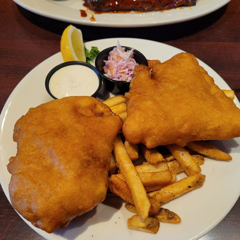 Cuzzy's - Fish & chips - Pizza Near Me - Camden, Maine