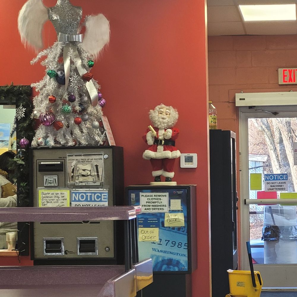 Fiesta Laundry - Old timey Santa was a little spooky but otherwise nice facility - Laundromat Near Me - Asheville, North Carolina