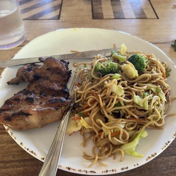 Trilogy Excursions - Lunch!! Family recipe chicken and noodles... amazing - Snorkeling Near Me - Lahaina, Hawaii Trilogy Excursions - Lunch!! Family recipe chicken and noodles... amazing - Snorkeling Near Me - Lahaina, Hawaii