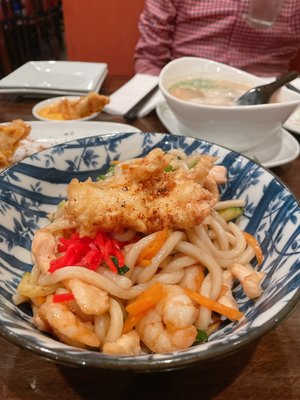 Aki Nom Nom Sushi and Ramen by null