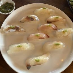 I need to write this, the chef split the nigiri plate in half 5 fish top, 5 fish bottom how detail is that make it easier for us to eat I need to write this, the chef split the nigiri plate in half 5 fish top, 5 fish bottom how detail is that make it easier for us to eat