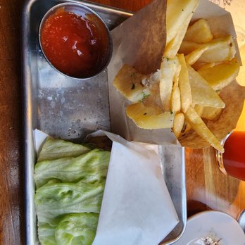 Firestone Walker Brewing- Buellton - Protein style burger - Brewpubs Near Me - Buellton, California