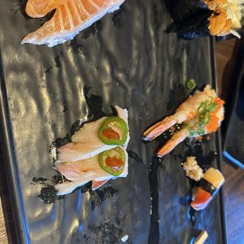 Top Sushi & Oyster - Fresh and the rice wasn't huge underneath the sushi so you get your fill on sushi and not rice - Japanese Near Me - Henderson, Nevada
