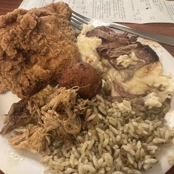 Golden Corral Buffet & Grill - Fried Chicken, pot roast, pulled pork, dirty rice, mashed potatoes & gravy....it's all good & freshly made. - Buffets Near Me - Killeen, Texas Golden Corral Buffet & Grill - Fried Chicken, pot roast, pulled pork, dirty rice, mashed potatoes & gravy....it's all good & freshly made. - Buffets Near Me - Killeen, Texas