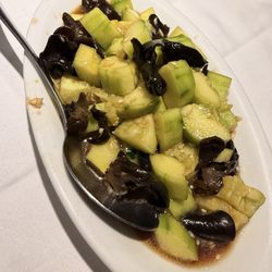 Il Mandarino - Ear mushrooms + cucumber salad