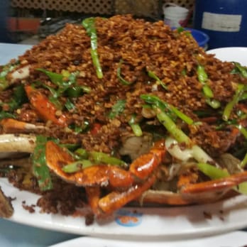 信記避風塘海鮮美食 - "Typhoon Shelter" Crab, the real deal, you're actually eating in a typhoon shelter - Seafood Near Me - Hong Kong, HK