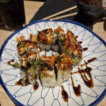 Yama Sushi House - Viper roll - Sushi Bars Near Me - Phoenix, Arizona Yama Sushi House - Viper roll - Sushi Bars Near Me - Phoenix, Arizona
