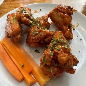 Dovetail Pizza - Wings - Pizza Near Me - Austin, Texas